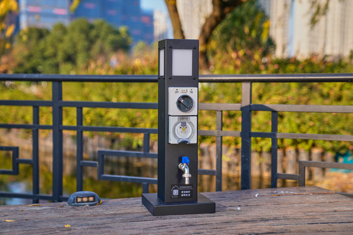 極亞智能戶外防水插座柱